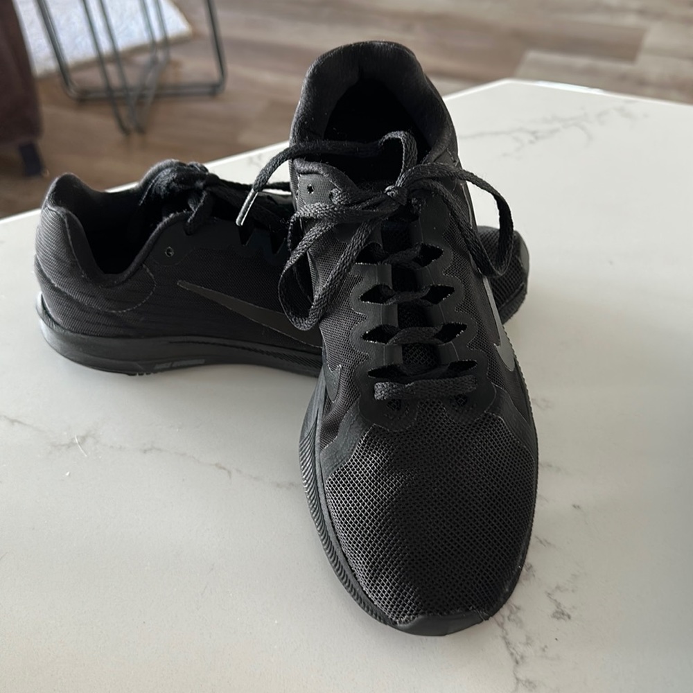 Nike Women’s Down-shifter running shoes size 6.5